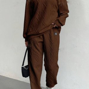 2 Piece Casual Sweatshirt And Comfy Pant Set - Image 5