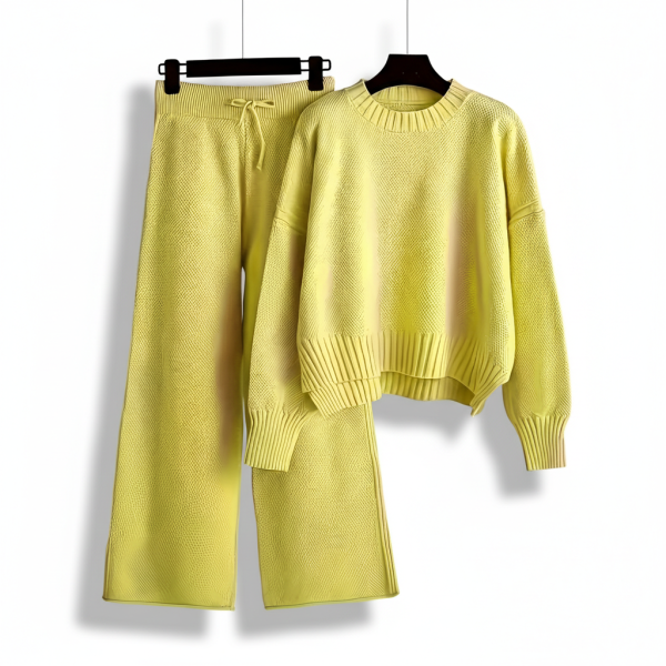 Fashionable Knitted Two Piece Set For Women