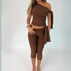Sleeveless Asymmetrical Top And Cropped Pants Set - Image 11
