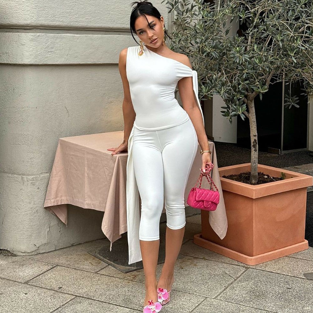 Sleeveless Asymmetrical Top And Cropped Pants Set - Image 2
