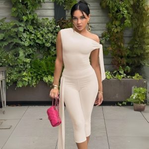 Sleeveless Asymmetrical Top And Cropped Pants Set - Image 9